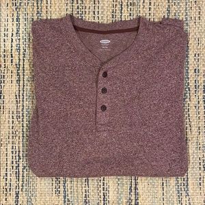 Long-sleeve three button tee